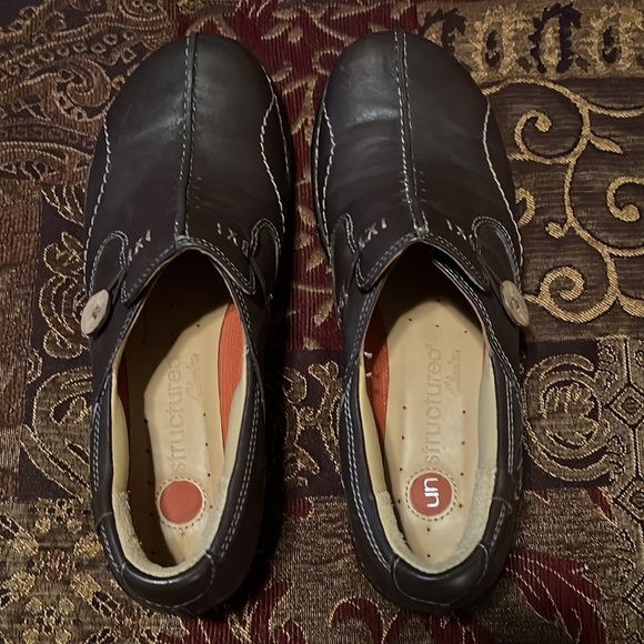 Clark’s Unstructured Leather Slip On - Picture 3 of 6